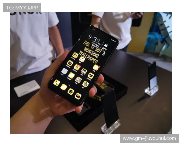 荣耀足球俱乐部携手手机壳品牌打造全新联名系列引领时尚潮流